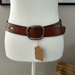 Medium leather belt